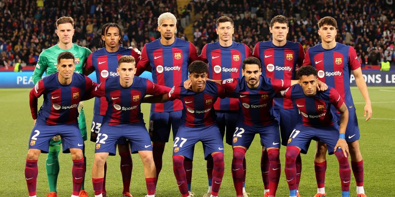 Câu lạc bộ Barcelona là một đội bóng lớn tại Tây Ban Nha với những thành tích nổi bật